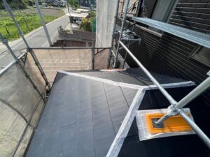 さいたま市岩槻区にて屋根修理（コロニアルから横暖ルーフへのカバー工法）
