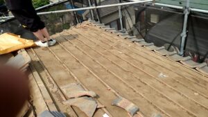 いたま市岩槻区にて屋根修理（瓦屋根からスーパーガルテクトへの葺き替え工事）