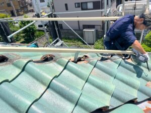 さいたま市浦和区にて屋根修理（棟瓦の積み直し）施工状況