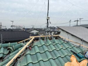 さいたま市浦和区にて屋根修理（棟瓦の積み直し）施工状況