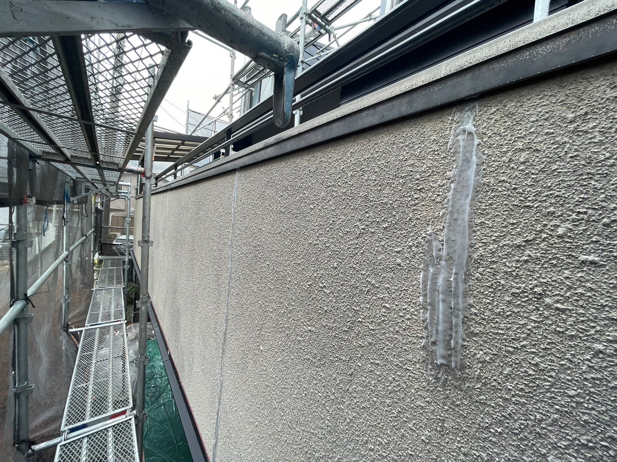 さいたま市岩槻区にて屋根修理〈横暖ルーフへのカバー工法〉の施工前写真