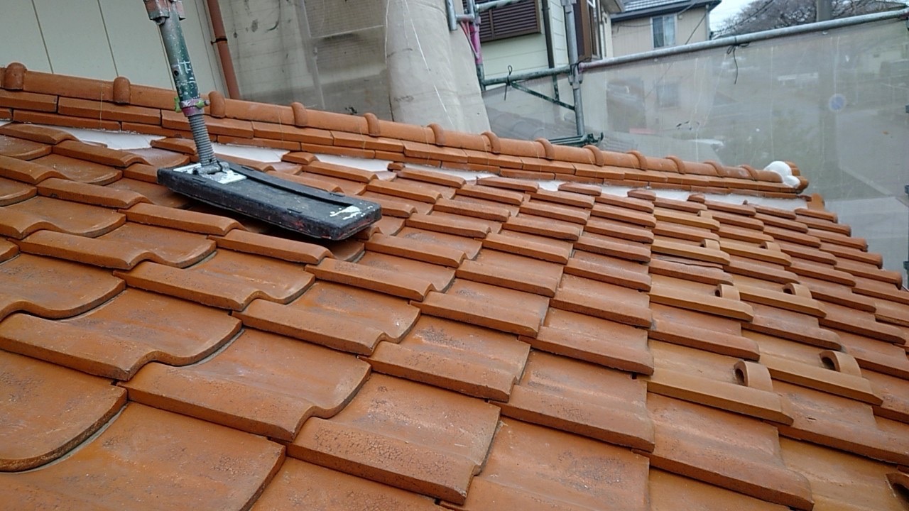 さいたま市岩槻区にて屋根修理〈瓦屋根の漆喰工事・積み直し工事〉の施工後写真