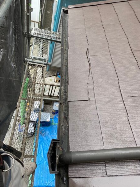 さいたま市大宮区にて屋根修理〈雨樋交換・コーキング補修〉の施工前写真