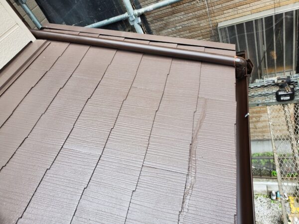 さいたま市大宮区にて屋根修理〈雨樋交換・コーキング補修〉の施工後写真