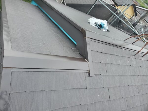 さいたま市岩槻区にて屋根修理＜棟板金の交換＞の施工前写真