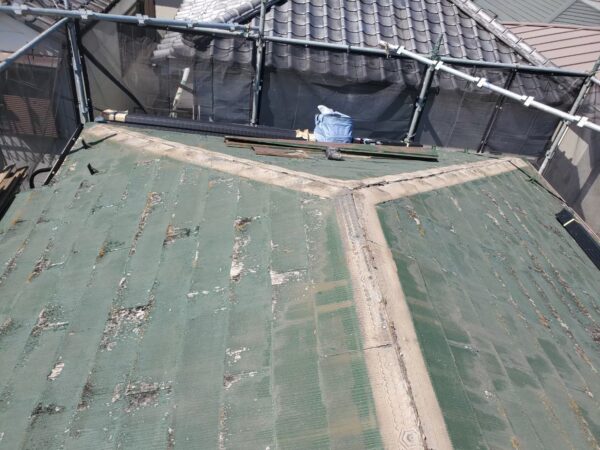 さいたま市浦和区にて屋根修理＜棟板金の交換修理＞の施工前写真