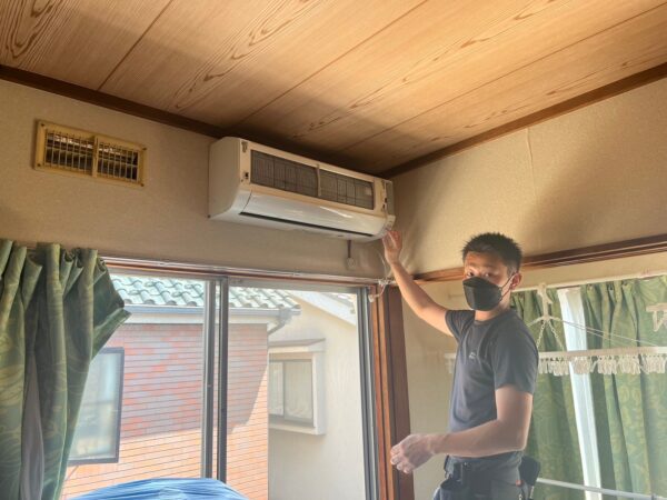 さいたま市南区にて屋根修理に伴うエアコン掃除の施工後写真