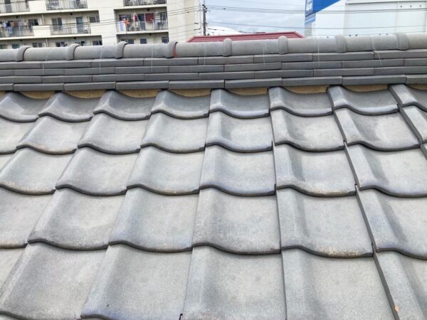 さいたま市岩槻区にて屋根修理〈築30年瓦屋根のメンテナンス〉の施工前写真