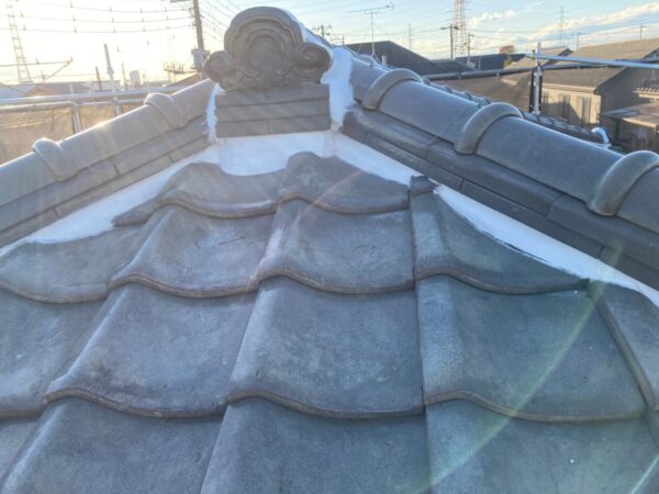 さいたま市岩槻区にて屋根修理〈築28年瓦屋根の漆喰工事〉の施工後写真