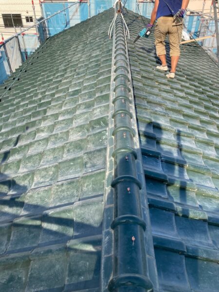 さいたま市緑区にて屋根修理〈築30年瓦の棟積み直し〉の施工後写真