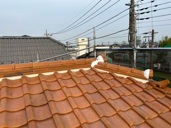 さいたま市岩槻区にて屋根修理〈瓦屋根の棟積み直し工事〉の施工後写真