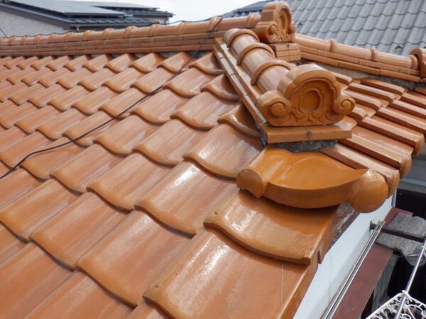 さいたま市岩槻区にて屋根修理〈瓦屋根の棟積み直し工事〉の施工前写真