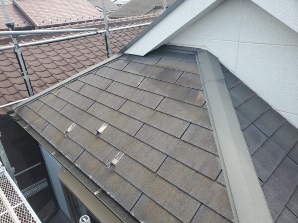 さいたま市のご住宅にて屋根修理工事〈暴風による被害〉の施工前写真