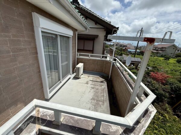 さいたま市岩槻区にてベランダ防水工事〈雨漏り予防のFRP防水〉の施工前写真